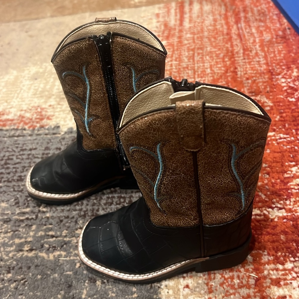 Old West Toddler boots, size 7, brown with black croc pattern and light blue